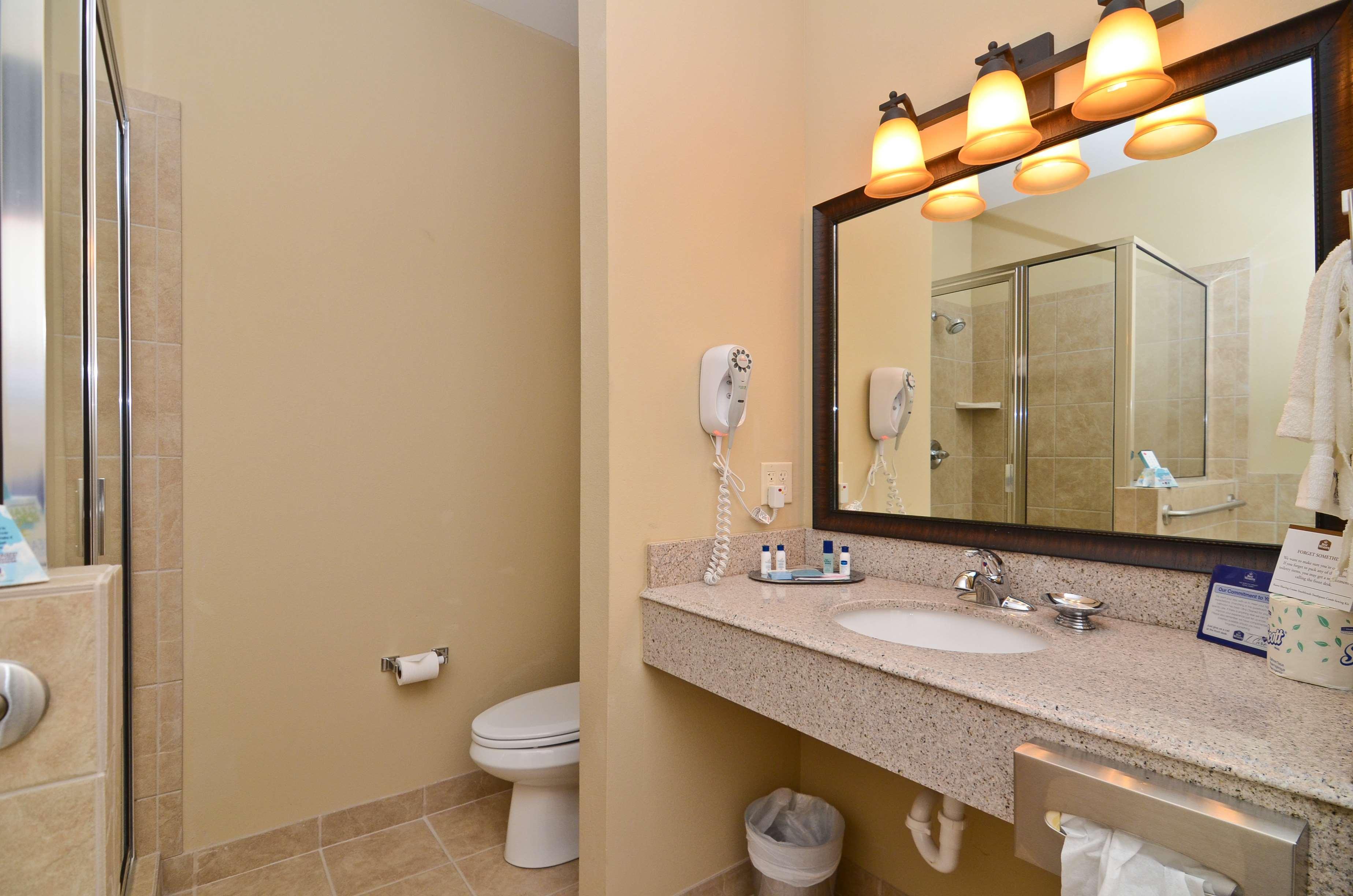 Best Western Plus Emory At Lake Fork Inn & Suites Exterior photo